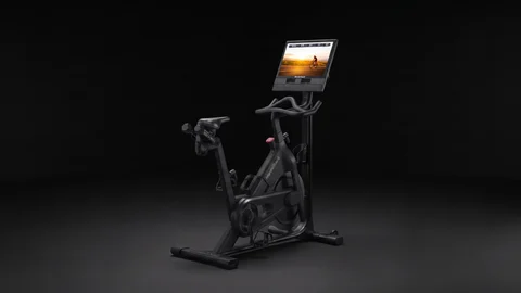 NordicTrack Studio Bike S24 sur fond noir