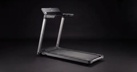 Domyos COMPACT RUN100 sur fond noir