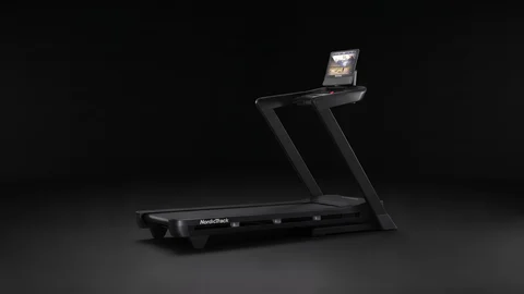 Tapis NordicTrack T Series 16 sur fond noir