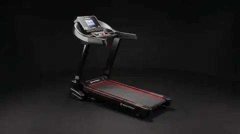 F37s Sportstech sur fond noir