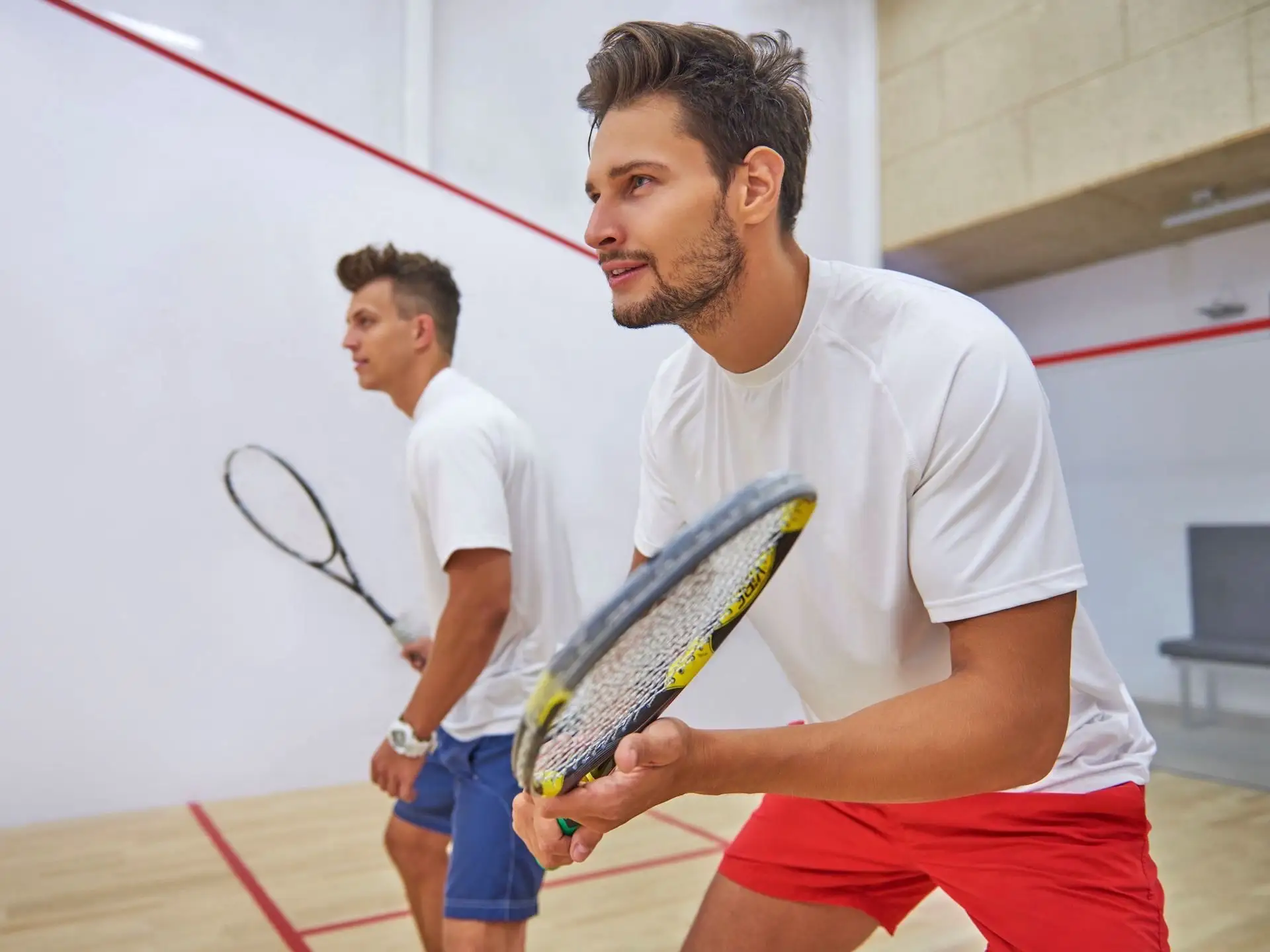 Deux joueurs masculins de Squash